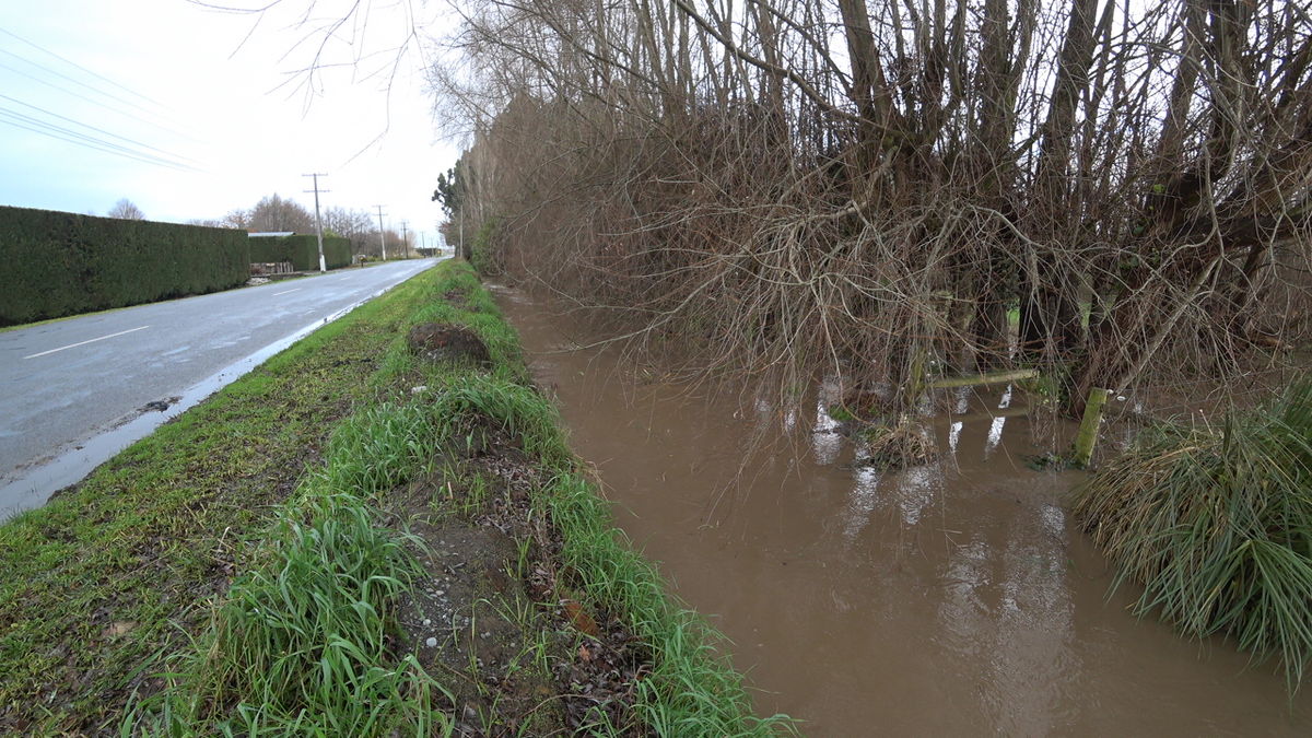 Flooded waterway Ararira/LII
